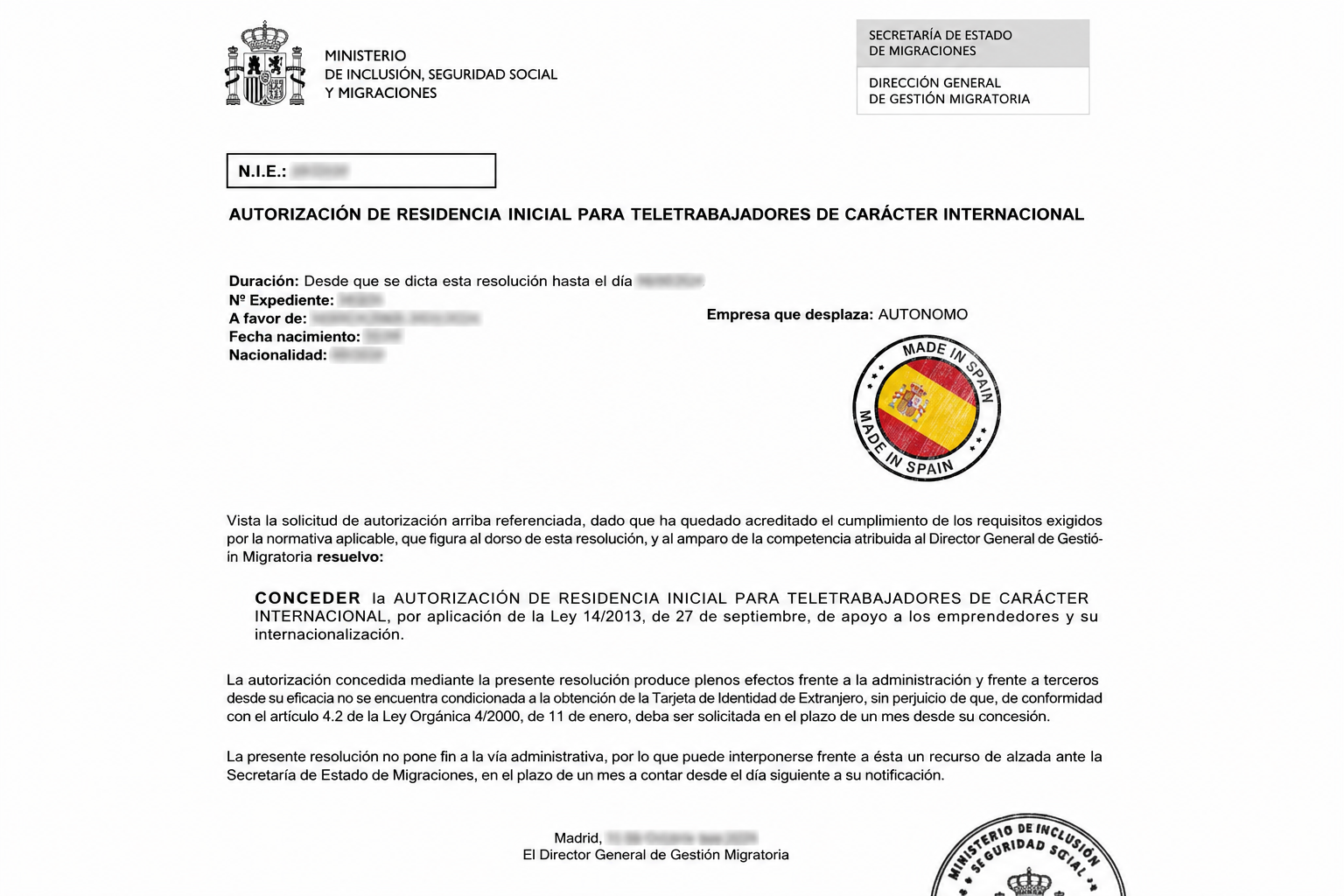 Documento oficial de concessão de autorização de residência para teletrabalhador internacional, com dados pessoais ocultados